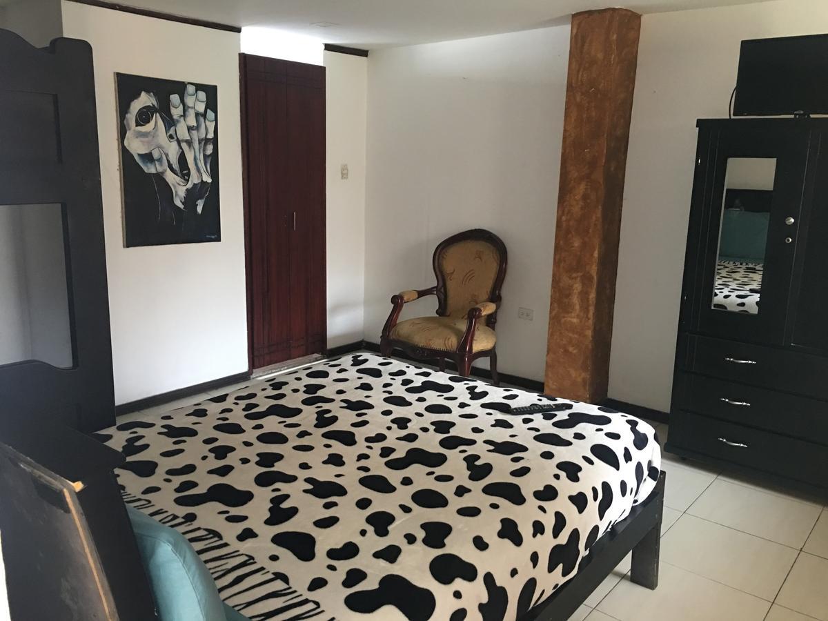 The Backpacker Hostal Ibarra Ngoại thất bức ảnh