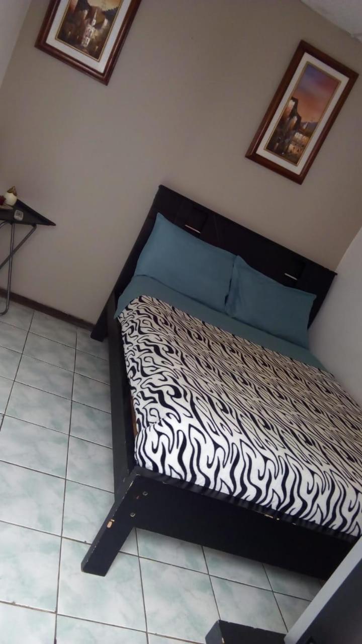 The Backpacker Hostal Ibarra Ngoại thất bức ảnh